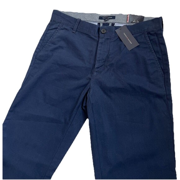 Tommy Hilfiger Pants Men’s 30 X 32 Navy Blue Flat Front Casual Business NWT - Picture 1 of 8